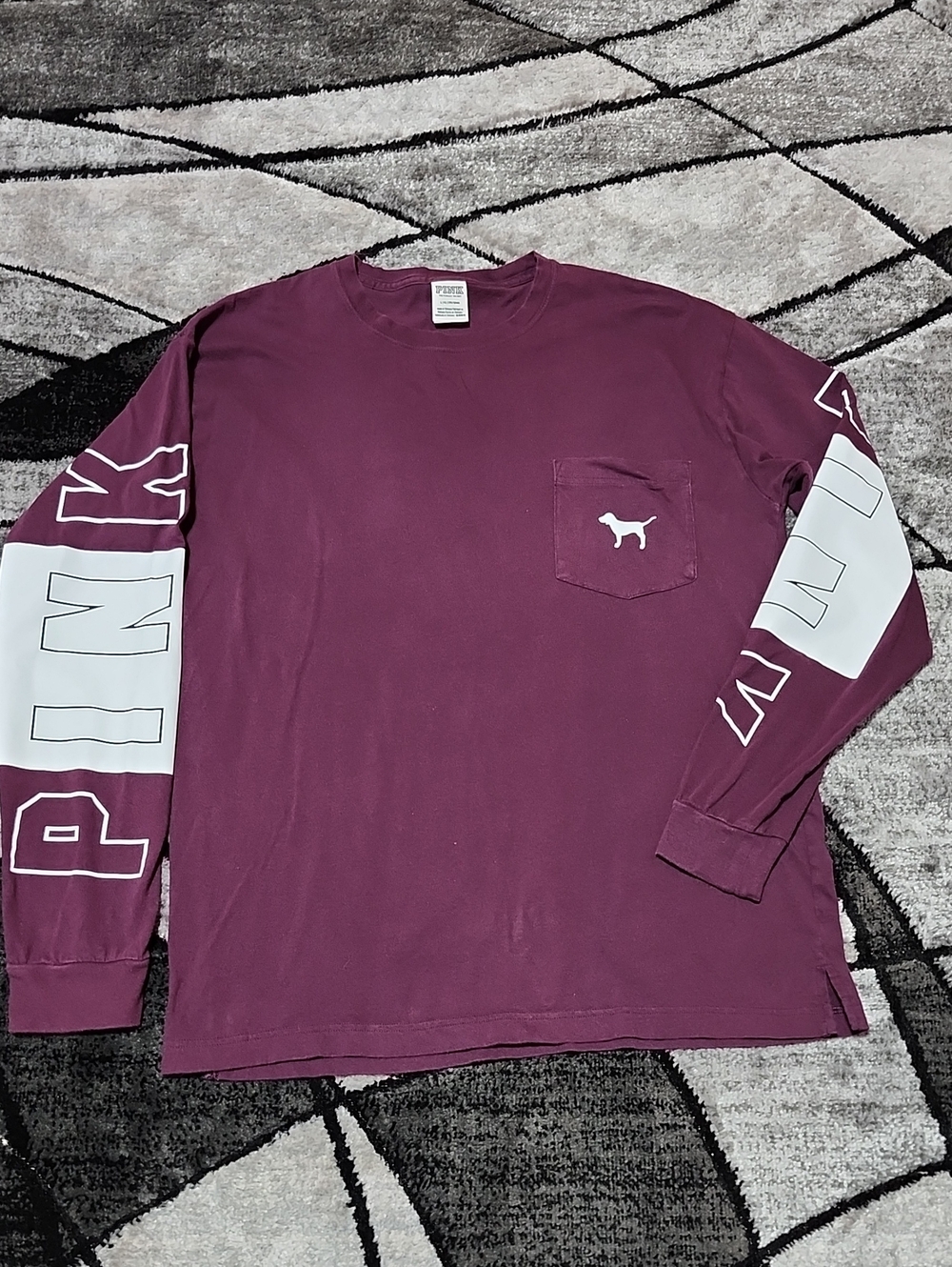 VS PINK 2018 CAMPUS COTTON MAROON DOG GRAPHIC POCKET CREWNECK LONG-TEE-SHIRT